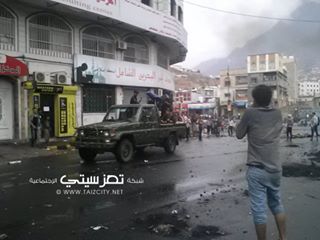 مقتل ٣ متظاهرين بنيران مسلحين حوثيين في التربة ومدينة تعز