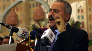 صالح يتهم الحكومة بتأميم أموال حزبه ويهدد برفض الحوار