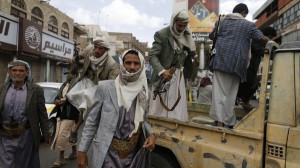 القاعدة تقتل 20 حوثياً في رداع وتحتجز 12 آخرين