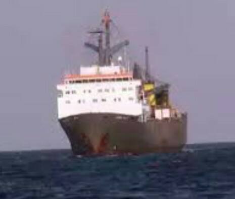 ميليشيات الحوثي وصالح تمنع دخول سفن الإغاثة إلى عدن