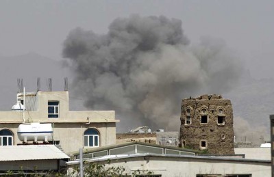 طائرات التحالف تقصف قواعد عسكرية ومنازل قياديين حوثيين في صنعاء بشكل عنيف