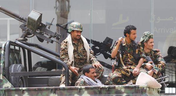 مليشيات الحوثي وصالح ترتكب جريمة حرب وتقتل مسعفين وجرحى في المنصورة