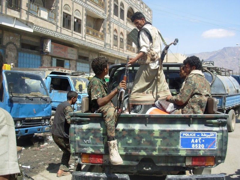 عاجل : مقتل اكثر من 20 مسلحاً من مليشيات الحوثي في انفجار عبوة ناسفة بلودر