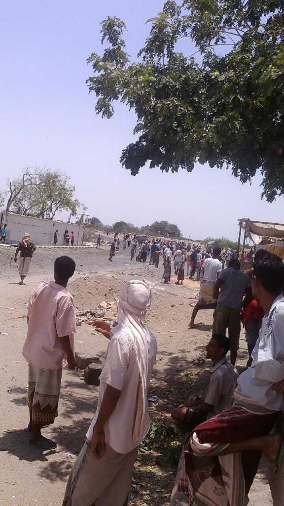 مليشيات الحوثي تفجر مقر حزب الاصلاح في مدينة الوهط بلحج