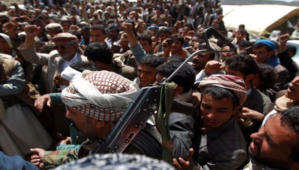 صحيفة : التحقيق مع قيادات عسكرية متورطة مع الحوثي