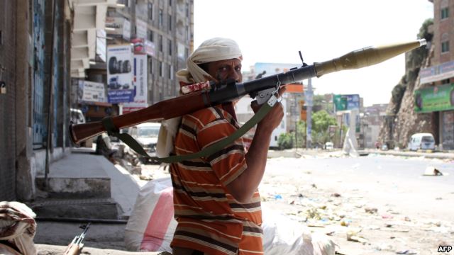مقتل مدنيين بقصف للحوثين على تعز
