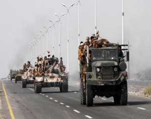 الجيش يقترب من جعار وانذار للأهالي بمغادرة المدينة
