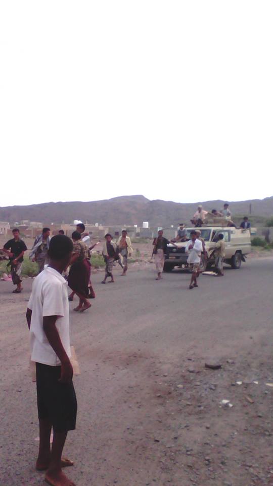 عاجل : جريحان من المواطنين برصاص الجيش اليمني بالملاح وتوترات  واقتحامات للمنازل واعتقال العشرات