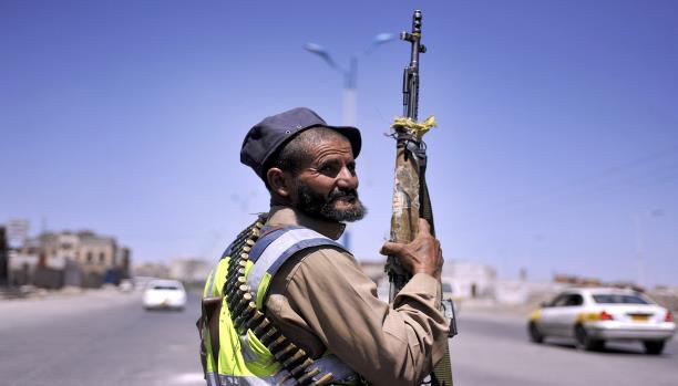عدن : فرار العشرات من مسلحي جماعة الحوثي صوب البيضاء