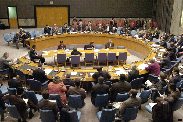مجلس الأمن يوافق على مشروع قرار خليجي يحظر توريد الأسلحة للحوثيين..