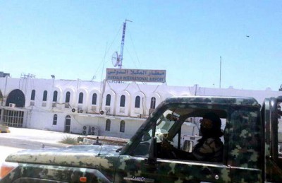 القاعدة تسلم ميناء المكلا وديوان محافظة حضرموت لمجلس أهلي